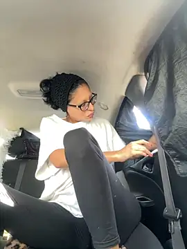 myloveforyouu online show from September 29, 2025, 2:55 pm