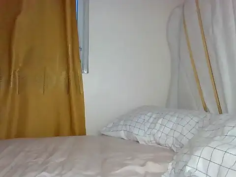 Snapshot of SquirtQueen16 chatting on September 20, 2025, 7:57 am SquirtQueen16 online show from September 20, 2025, 7:57 am