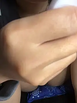 Snapshot of Girllikesexx2 chatting on February 3, 2026, 7:02 am Girllikesexx2 online show from February 3, 2026, 7:02 am