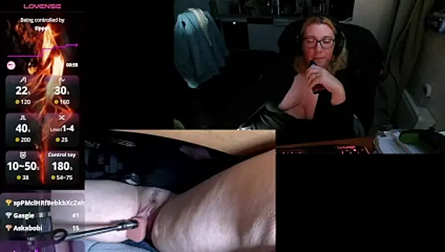 Snapshot of lili-hot-77 chatting on October 22, 2025, 5:18 am lili-hot-77 online show from October 22, 2025, 5:18 am