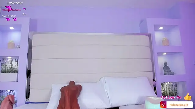 Snapshot of HelenaRoos chatting on October 10, 2025, 7:47 pm HelenaRoos online show from October 10, 2025, 7:47 pm