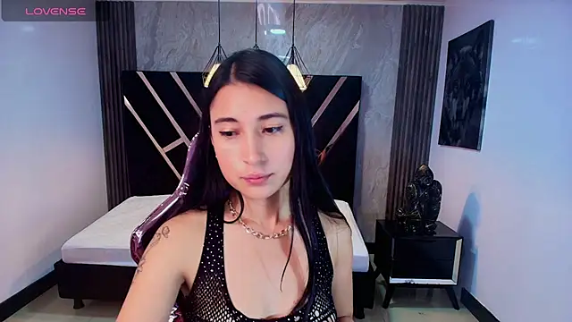 lizzyluk ch online show from February 13, 2025, 5:11 pm