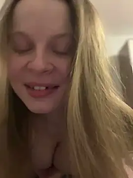 Snapshot of wrenlie chatting on January 25, 2025, 10:39 pm wrenlie online show from January 25, 2025, 10:39 pm