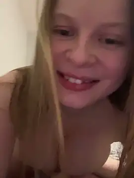 Snapshot of wrenlie chatting on January 25, 2025, 7:28 pm wrenlie online show from January 25, 2025, 7:28 pm