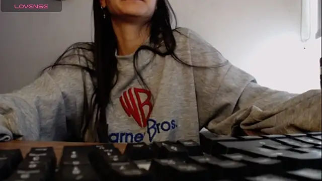 Snapshot of alma_violeta chatting on September 28, 2025, 5:53 pm alma violeta online show from September 28, 2025, 5:53 pm