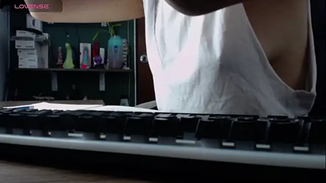 Snapshot of alma_violeta chatting on October 6, 2025, 6:52 pm alma violeta online show from October 6, 2025, 6:52 pm