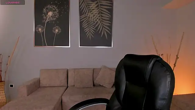 ValeriaRiveraX online show from September 28, 2025, 3:57 am