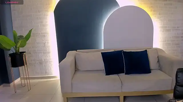 MariaHerrera  online show from November 22, 2025, 9:57 pm