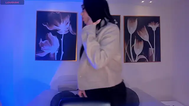 Snapshot of KatieStonne chatting on January 17, 2026, 11:14 am KatieStonne online show from January 17, 2026, 11:14 am