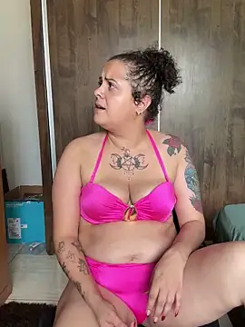 Hotbucet online show from January 28, 2025, 6:39 pm