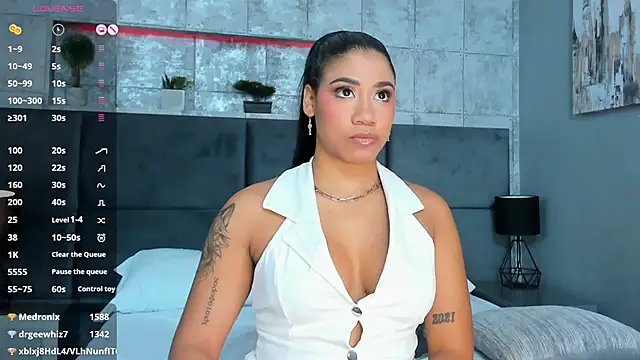 Salome Diaz  online show from February 11, 2025, 11:01 pm