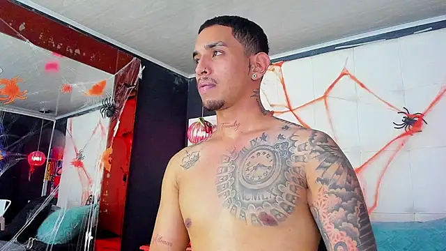 Damian09  online show from October 31, 2025, 9:32 pm