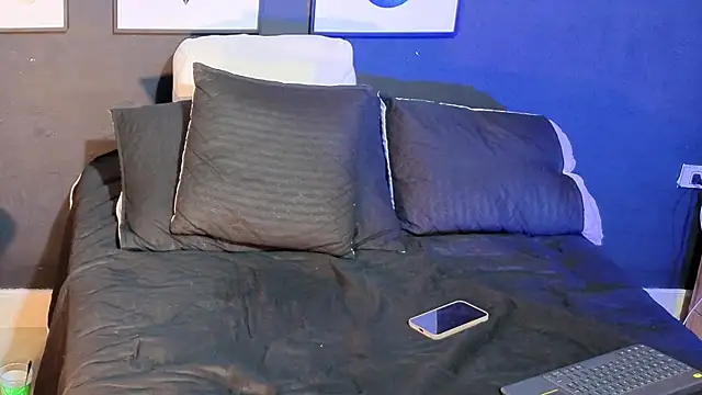 Dylanwhite23  online show from April 8, 2026, 9:00 am