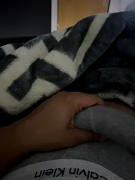 kevinxrcmk18 online show from September 23, 2025, 9:11 pm