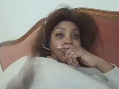 Snapshot of Jennytop chatting on February 24, 2025, 8:25 pm Jennytop online show from February 24, 2025, 8:25 pm