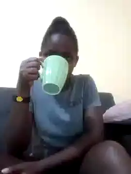 Snapshot of Sweetcecie01 chatting on March 15, 2025, 1:19 am Sweetcecie01 online show from March 15, 2025, 1:19 am