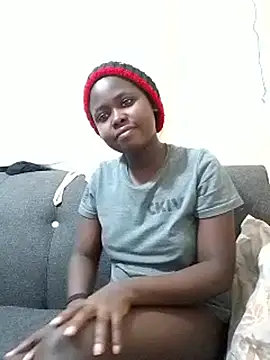 Snapshot of Sweetcecie01 chatting on September 12, 2025, 9:03 pm Sweetcecie01 online show from September 12, 2025, 9:03 pm