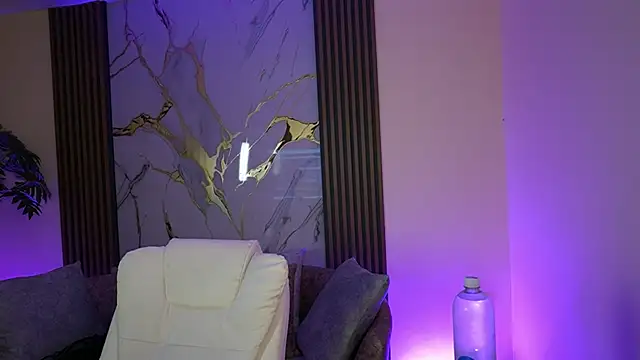 Snapshot of Anybuny chatting on October 10, 2025, 11:33 am Anybuny online show from October 10, 2025, 11:33 am