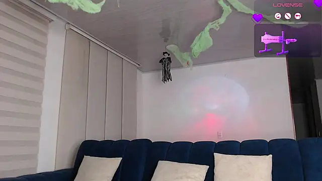 Snapshot of ashely_ryan24 chatting on October 5, 2025, 12:01 am ashely ryan24 online show from October 5, 2025, 12:01 am