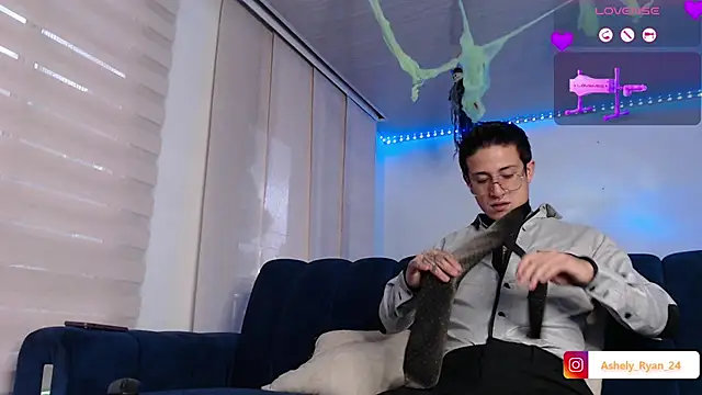 Snapshot of ashely_ryan24 chatting on October 11, 2025, 9:27 pm ashely ryan24 online show from October 11, 2025, 9:27 pm