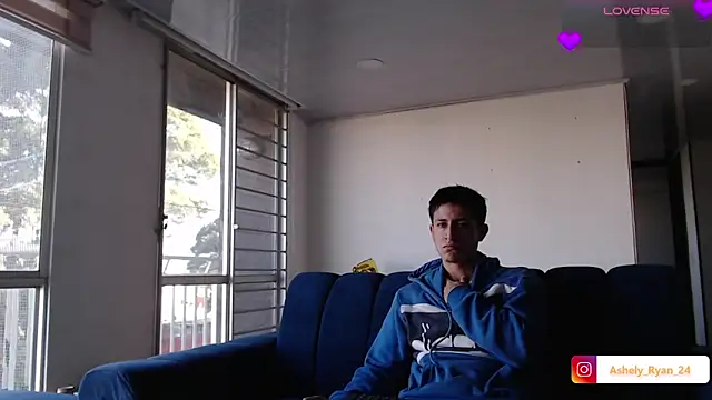 Snapshot of ashely_ryan24 chatting on November 7, 2025, 9:30 pm ashely ryan24 online show from November 7, 2025, 9:30 pm