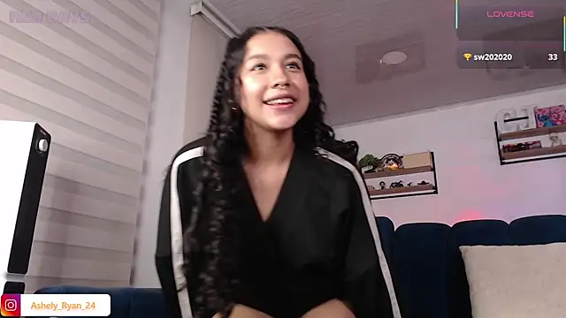 ashely ryan24 online show from June 19, 2026, 1:00 am