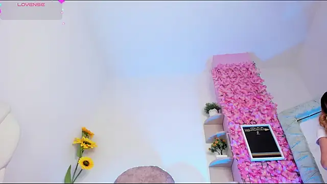 arianna gren online show from February 23, 2025, 11:04 pm