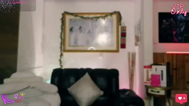 LauGrayJ online show from April 8, 2026, 6:15 am