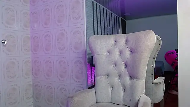 Snapshot of Sophy_wm chatting on October 22, 2025, 4:12 am Sophy wm online show from October 22, 2025, 4:12 am