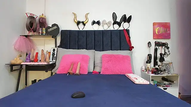 emmily giraldo online show from March 25, 2026, 12:26 pm