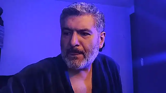 Snapshot of BushBator chatting on November 15, 2025, 7:56 am BushBator online show from November 15, 2025, 7:56 am