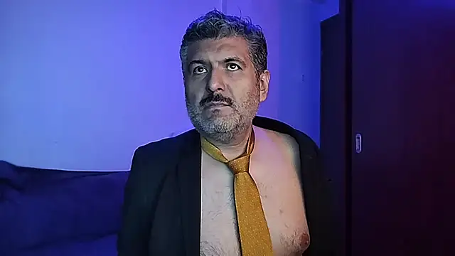 Snapshot of BushBator chatting on September 30, 2025, 5:46 am BushBator online show from September 30, 2025, 5:46 am