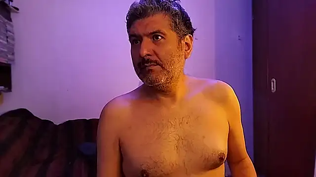 Snapshot of BushBator chatting on September 30, 2025, 6:36 pm BushBator online show from September 30, 2025, 6:36 pm