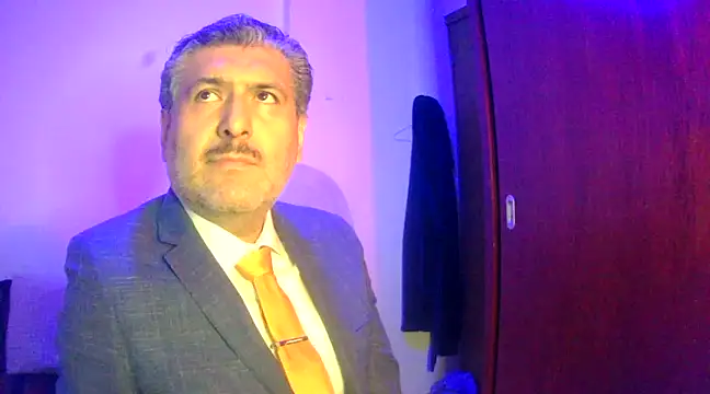 Snapshot of BushBator chatting on February 28, 2025, 7:48 am BushBator online show from February 28, 2025, 7:48 am
