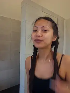 xKimRose online show from April 5, 2026, 10:11 am