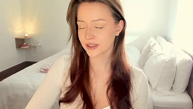 Snapshot of aveme_melissa chatting on February 18, 2026, 12:30 am aveme melissa online show from February 18, 2026, 12:30 am