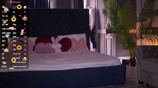 MissKiarra online show from November 11, 2025, 9:59 am