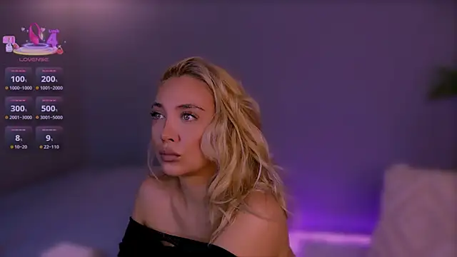 Snapshot of Jessielle chatting on October 10, 2025, 10:16 am Jessielle online show from October 10, 2025, 10:16 am