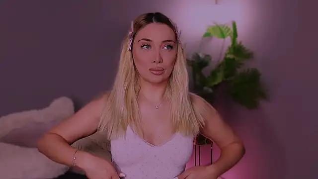 Jessielle online show from December 15, 2025, 7:36 am