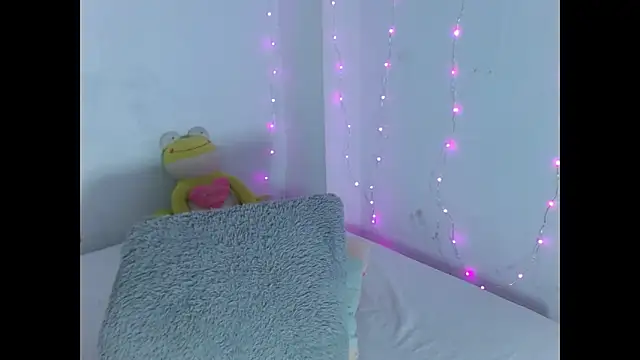 auroraa sexy online show from January 21, 2025, 7:39 pm