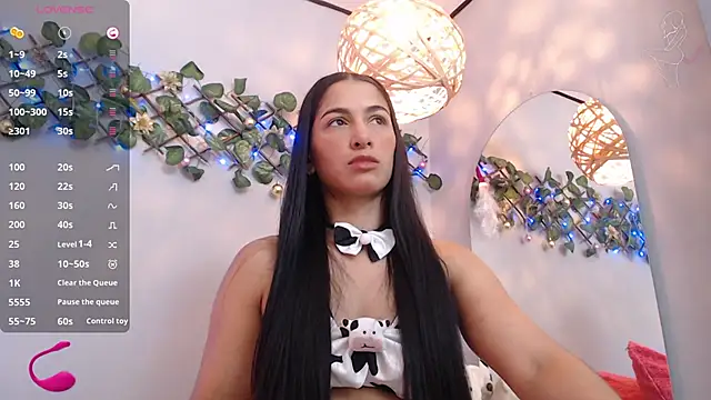 Thayssa ross online show from December 5, 2025, 2:59 pm