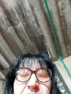 clarita 01 online show from October 7, 2025, 11:00 am