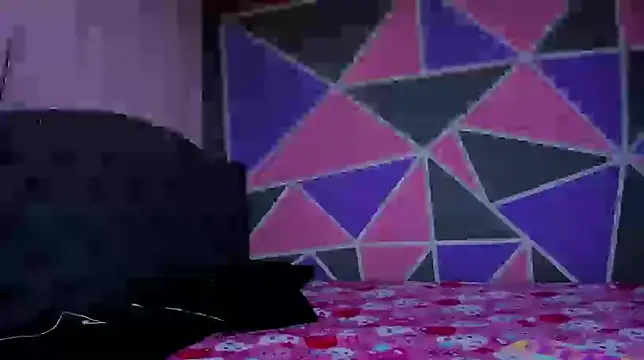 Emmily Walker online show from April 9, 2026, 5:20 am