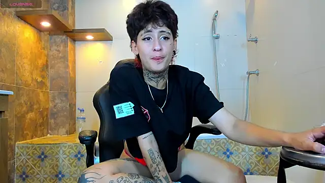 Snapshot of Ethan_lennox chatting on October 21, 2025, 3:33 pm Ethan lennox online show from October 21, 2025, 3:33 pm