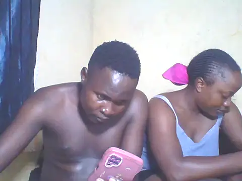 Snapshot of Dark_Queenchocolate chatting on October 19, 2025, 8:33 pm Dark Queenchocolate online show from October 19, 2025, 8:33 pm