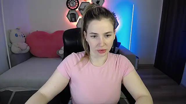 SabrinViolet online show from June 21, 2026, 8:09 am