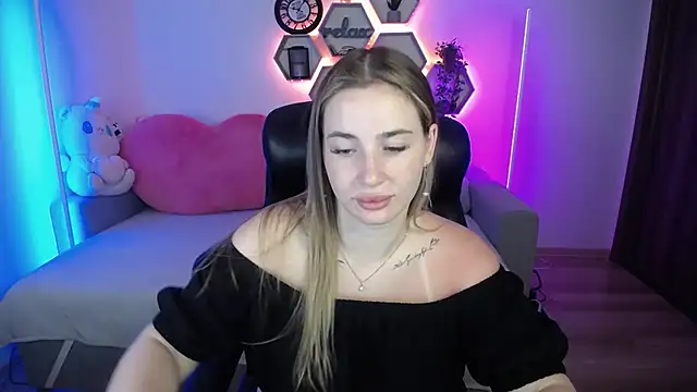 SabrinViolet online show from July 6, 2026, 8:21 am