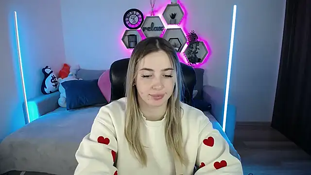 Snapshot of SabrinViolet chatting on October 20, 2025, 8:04 am SabrinViolet online show from October 20, 2025, 8:04 am