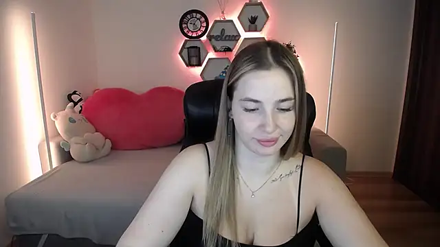 SabrinViolet online show from July 11, 2026, 8:03 am