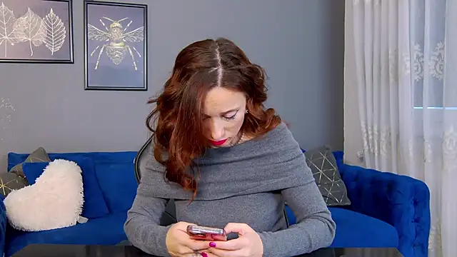 AnneHove online show from December 2, 2025, 6:15 am